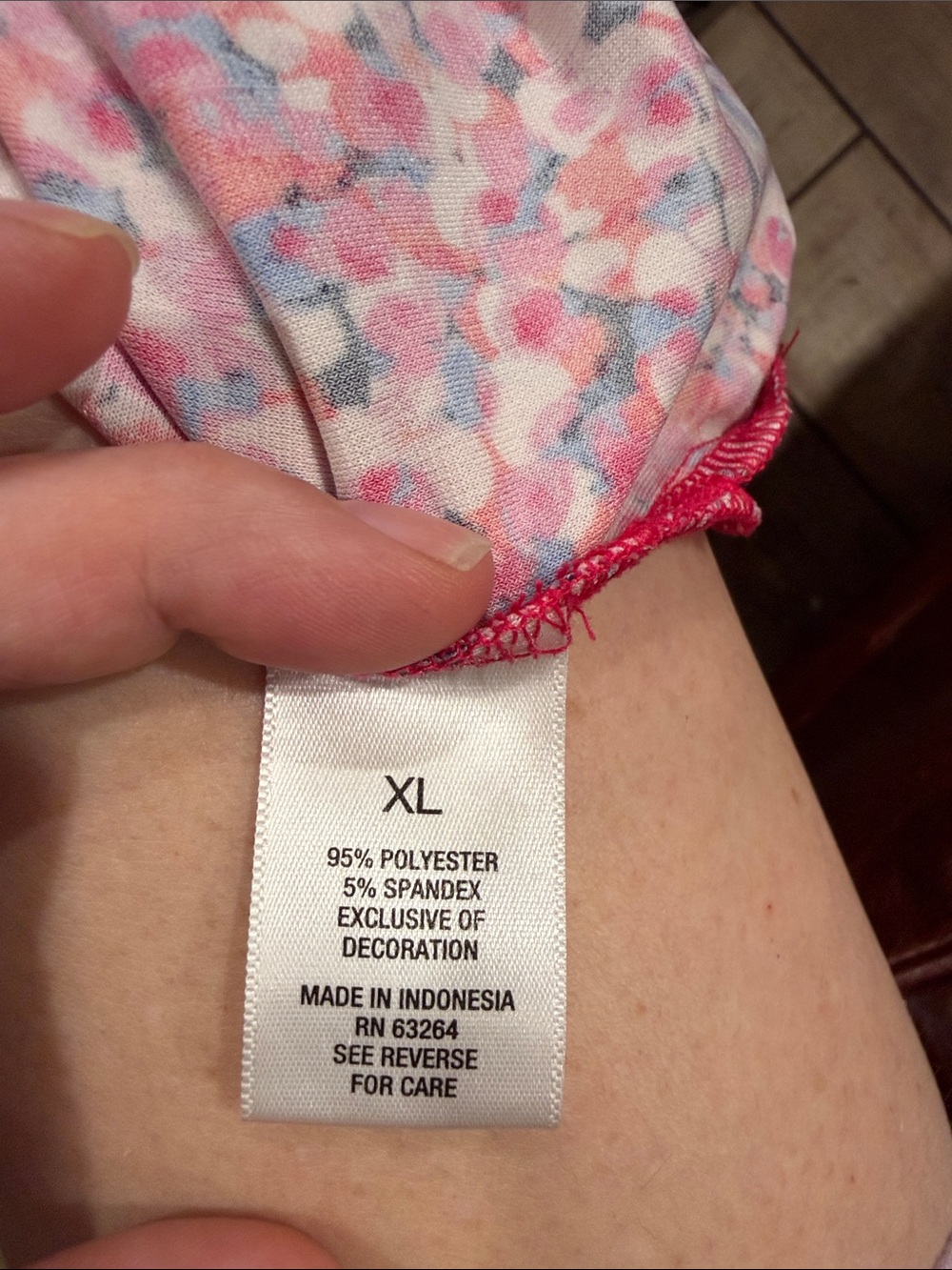 Roz & Ali Pink Multi-Color Sleeveless V-Neck Blouse - Picture 4 of 4